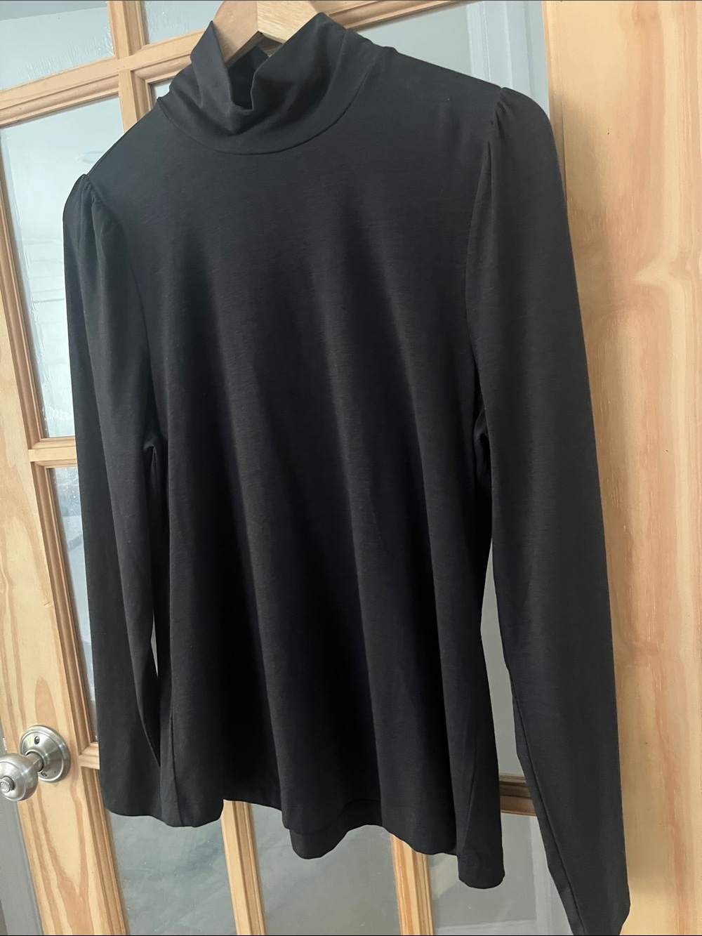 Soft Surroundings Black puff shoulder long Sleeve mock neck top Sz medium